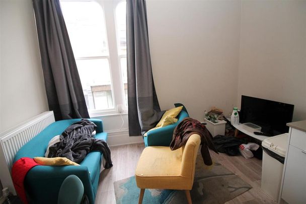 3 bedroom flat to rent - Photo 1