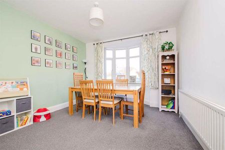 3 bedroom semi-detached house to rent - Photo 4