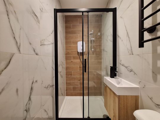 Harefield Road, Uxbridge UB8, London - Photo 1