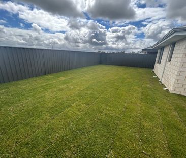 Brand New Family Home in Peaceful Ravenswood – Ready to Move In! - Photo 2