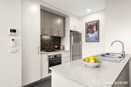 EASY CARE, OPEN PLAN DESIGN FOR CASUAL LIVING - Photo 3