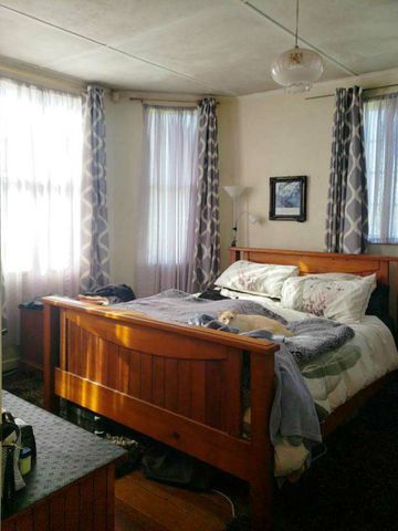 Charming 4 Bedroom Character Home - Photo 3