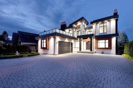 Luxury Upper Level Home with 6 Bedroom 5 Bath - Photo 3