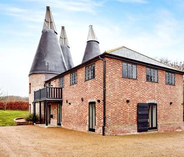 A beautifully presented Oast house set in an exceptional rural High... - Photo 4