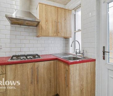 3 bedroom semi-detached house to rent - Photo 6