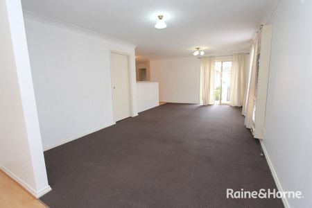 2/28 Torch Street, Bathurst, NSW 2795 - Photo 3