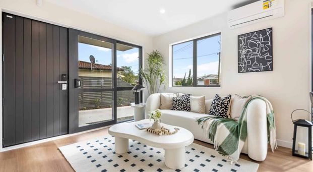 Delightful Townhouse in Dale Crescent - Photo 1