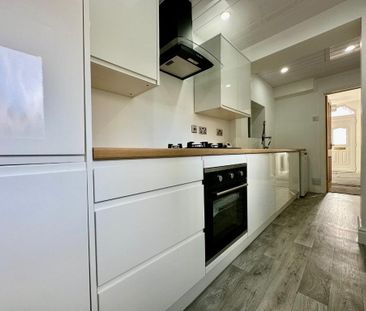 3 bedroom terraced house to rent - Photo 2
