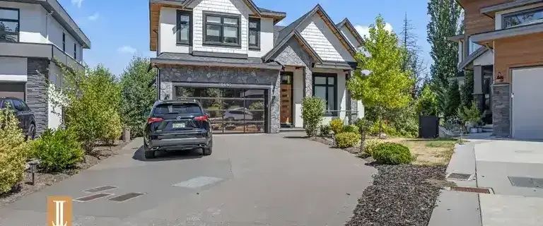 Beautiful Spacious 2 Bedroom Suite In White Rock | 16695 31B Avenue, Surrey - Photo 1