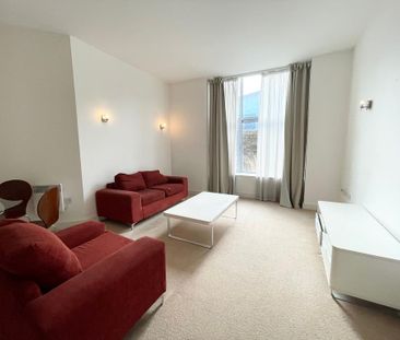 3 bedroom flat to rent - Photo 2