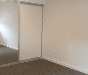 Hang On In - Photo 5