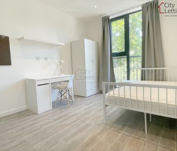 2 Bedroom Flat - Photo 4