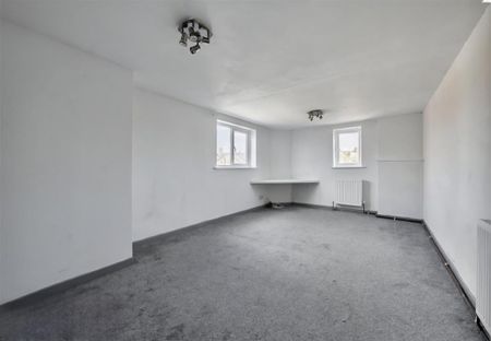 4 bedroom semi-detached house to rent - Photo 4