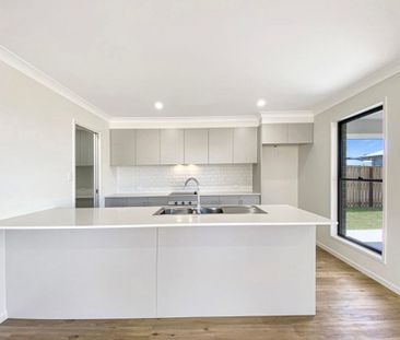 Stylish Near-New Home in Sought-After Highfields - Photo 5