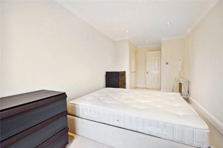 1 bedroom flat in London - Photo 3