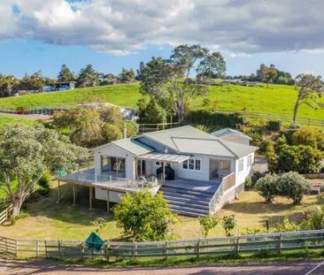 Water front stunning 4 bedroom home - Photo 4