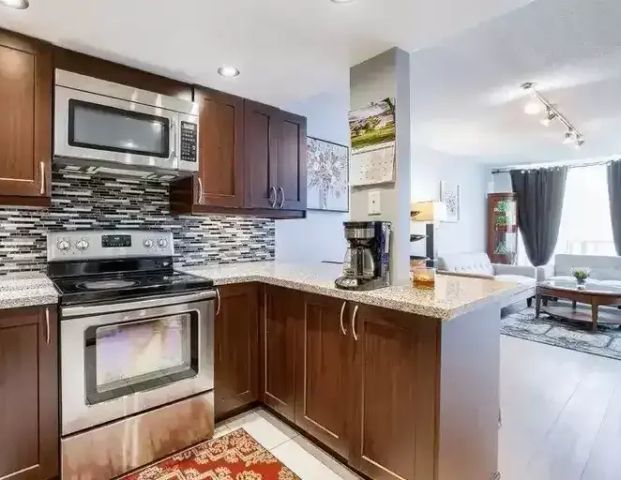 Kingsbridge Grand Beautiful Condo! | 4470 Tucana Court, Mississauga - Photo 1