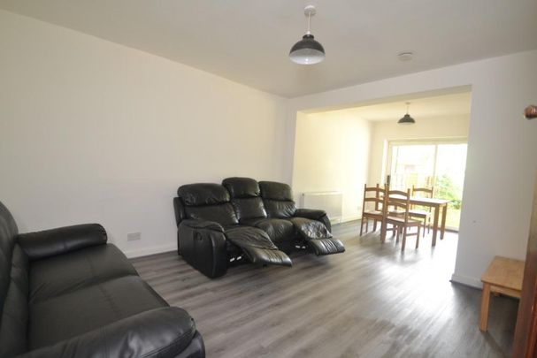 4 bedroom detached house to rent - Photo 1