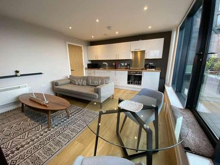 The Plaza, Every Street, M4 - Photo 2