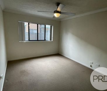 Ultra Fresh 2 Bedroom + Ensuite + Massive Covered Deck - Photo 2