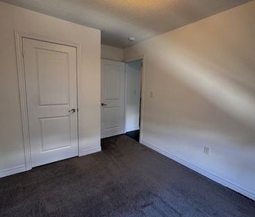 For Lease - 23 Steamboat Way, Whitby, Ontario - Photo 6