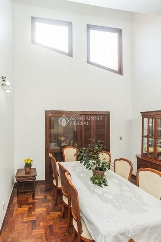 Casa com 3 quartos e 265m² para alugar em Vila João Pessoa, Porto Alegre. - Foto 5