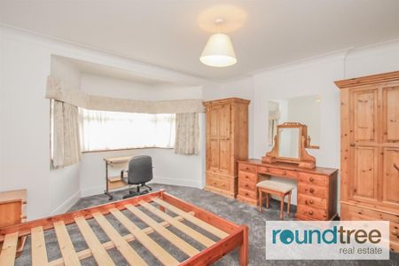 4 bedroom detached house to rent - Photo 5