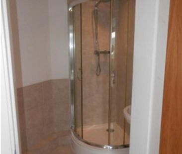 3 bedroom flat to rent - Photo 4