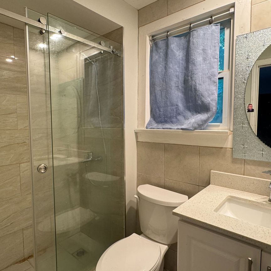 For Lease - 4738 Huron Street, Niagara Falls, Ontario - Photo 1