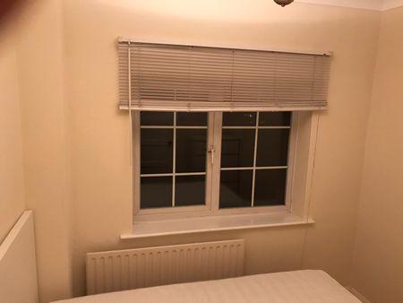 Five bedroom houseshare in Central Fleet Room 2 - Photo 3