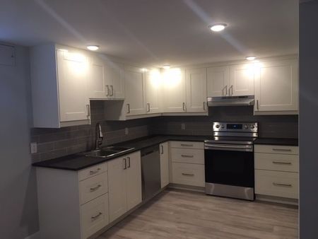 For Lease - 1258 Firestone Crescent Unit# B, Parkway Park - Queensway Terrace S and Area, Ontario - Photo 4