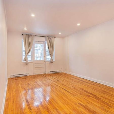 TRES GRAND 3 1/2 - 3485 ELLENDALE - RECEMMENT RENOVE - Photo 4