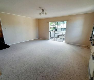 Spacious 4BR Family Home in Upper Hutt - Photo 3