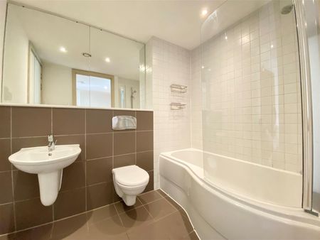 1 Bedroom Apartment To Rent - Photo 2