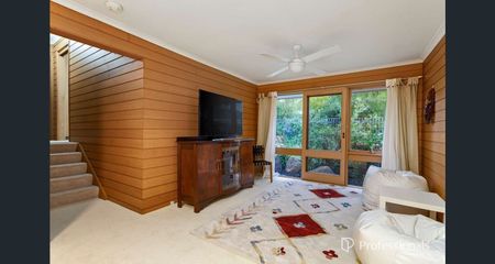 30 Overland Drive, Vermont South VIC 3133 - Photo 2