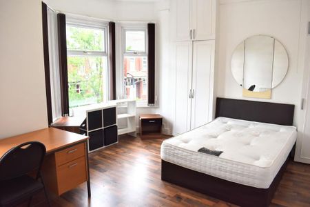 4 bedroom terraced house to rent - Photo 3