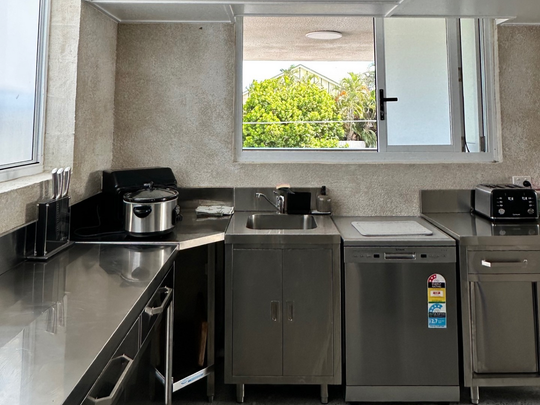 Unit 2, 120 Juliette Street, Greenslopes, QLD - Photo 1