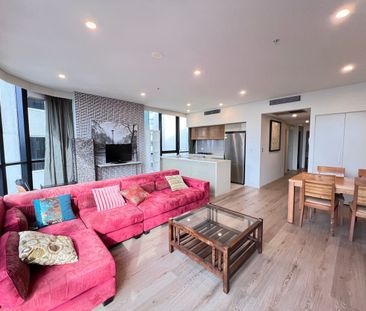 Furnished 3-Bedroom Apartment with Darling Harbour Views - Photo 1