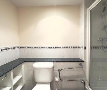 1 bedroom in a flat share to rent - Photo 6