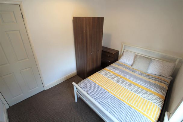 Burley Lodge Road, Hyde Park, LS6 1QP, Leeds - Photo 1