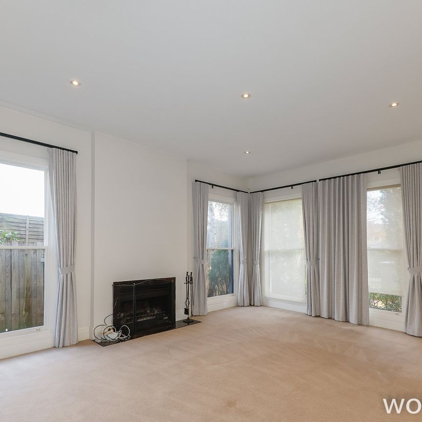 Neo-Georgian Canterbury Elegance! - Photo 1