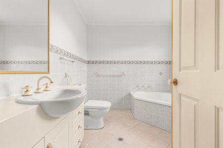 Position and Practicality - Photo 4