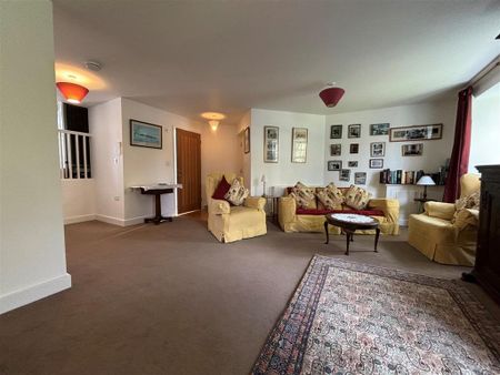 3 bedroom semi-detached house to rent - Photo 2