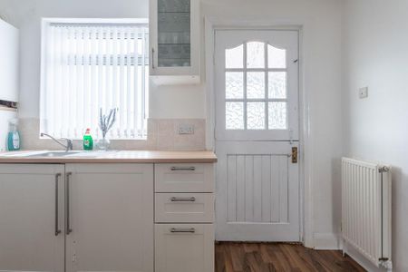 3 bedroom end of terrace house to rent - Photo 5