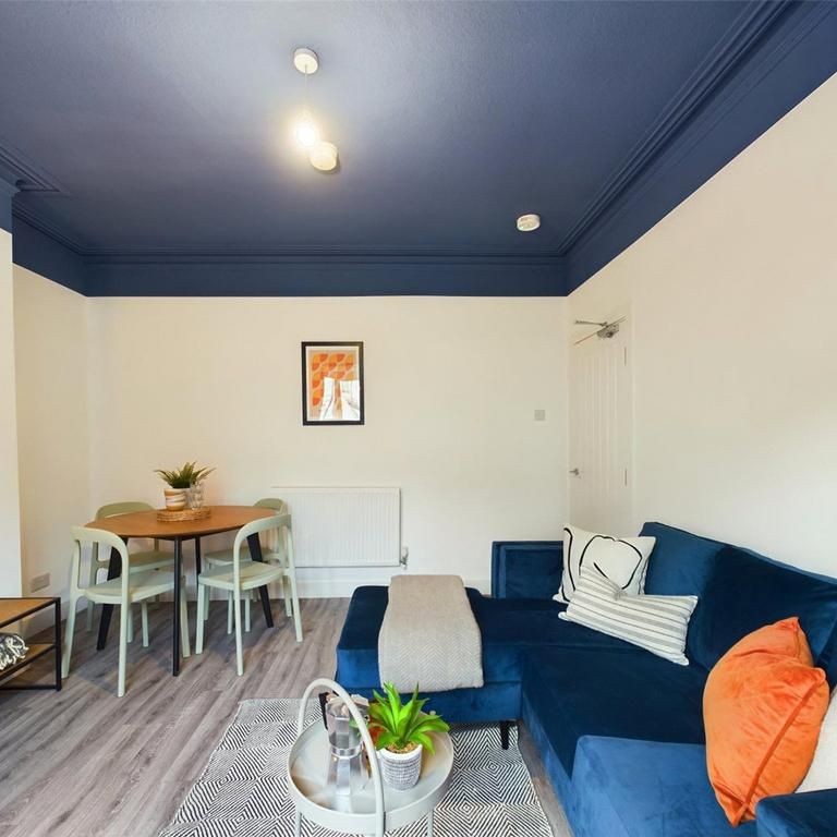 1 bedroom in a house share to rent - Photo 1