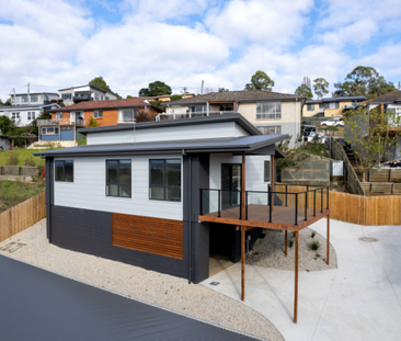 Modern Townhouse with Scenic Views - Photo 2