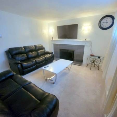 Spacious 2 Bedroom Furnished Suite in Coquitlam #967 - Photo 3