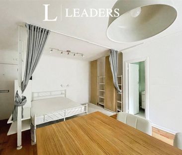 House to rent - Photo 3