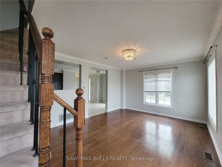 Condo Townhouse For Lease | E8124902 - Photo 5