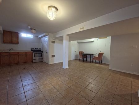 For Lease - 5815 Riverdale Crescent Unit# Lower, Mississauga, Ontario - Photo 5